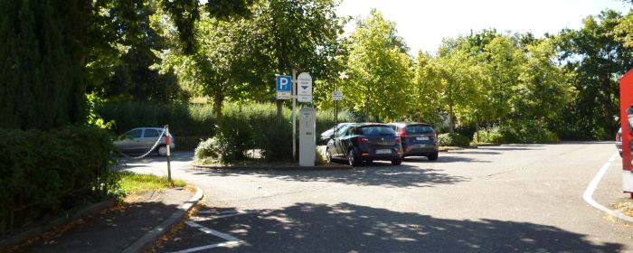 Stadthallenparkplatz bei der Wilhelmstraße (40 Stellplätze)